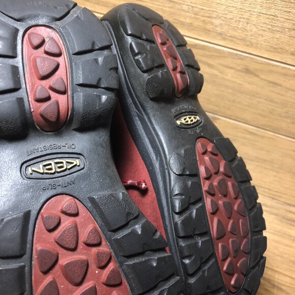 Keen Women's Burgundy and Black Athletic Shoes - Picture 12 of 14